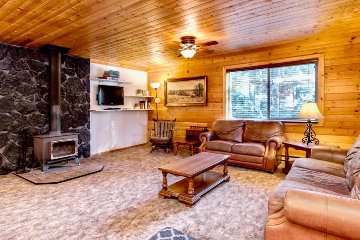 Lovely Log Cabin With Fire Pit! Duck Creek Village 外观 照片