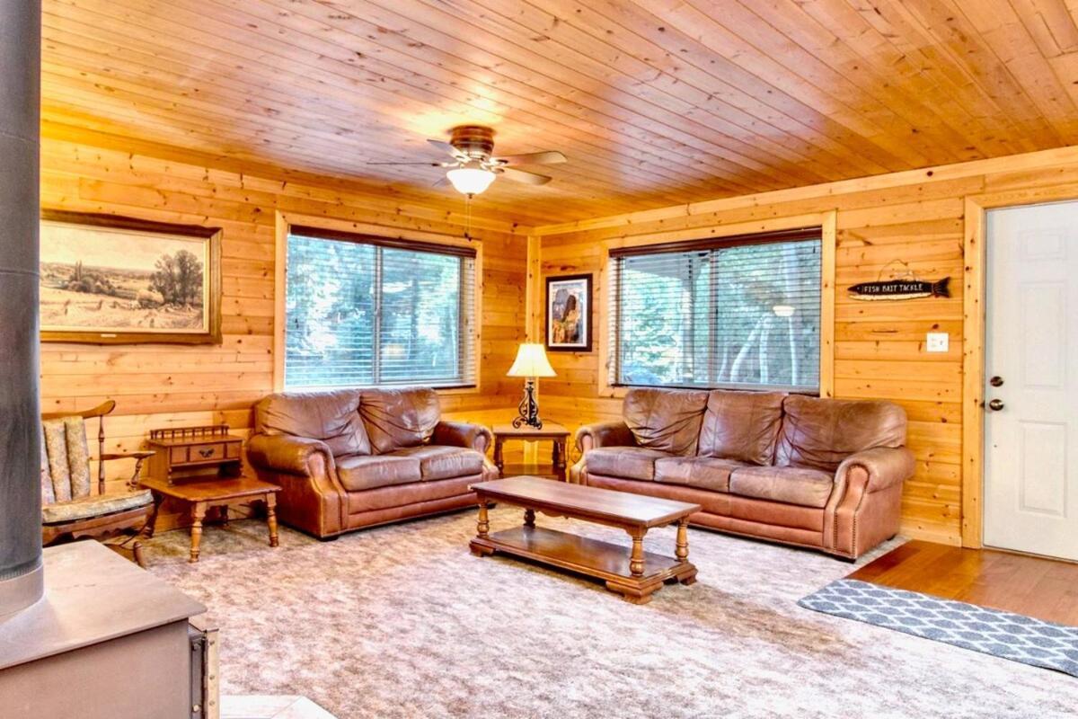 Lovely Log Cabin With Fire Pit! Duck Creek Village 外观 照片