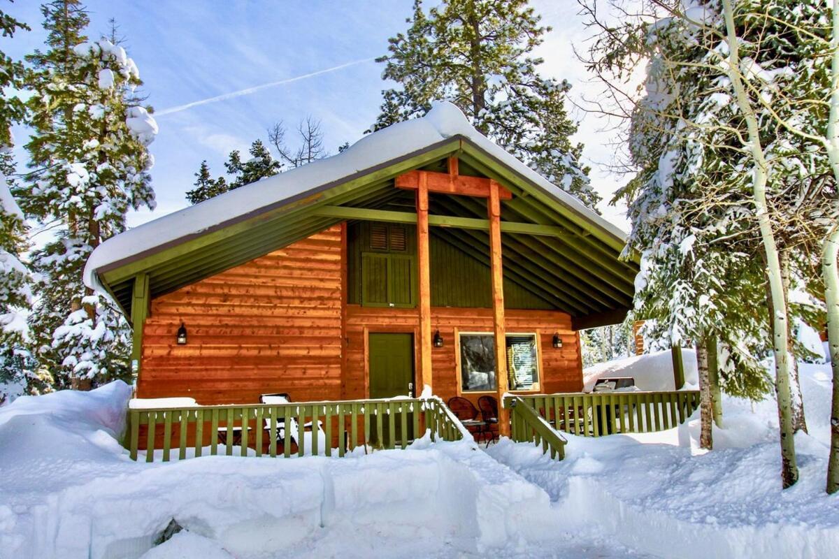 Lovely Log Cabin With Fire Pit! Duck Creek Village 外观 照片